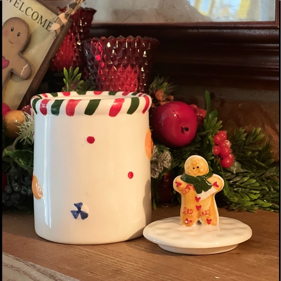 Vintage Christmas Gingerbread Man Sugar Cookie Jar - Picture 4 of 7